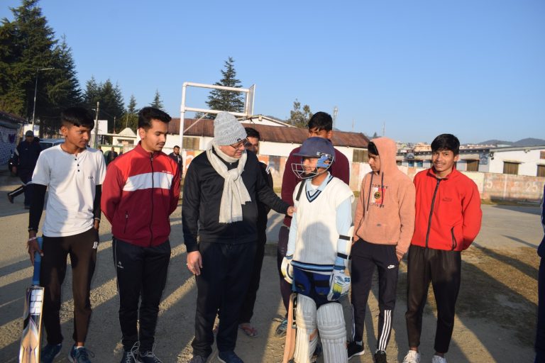 चंपावत में मॉर्निंग वॉ़क पर निकले सीएम धामी