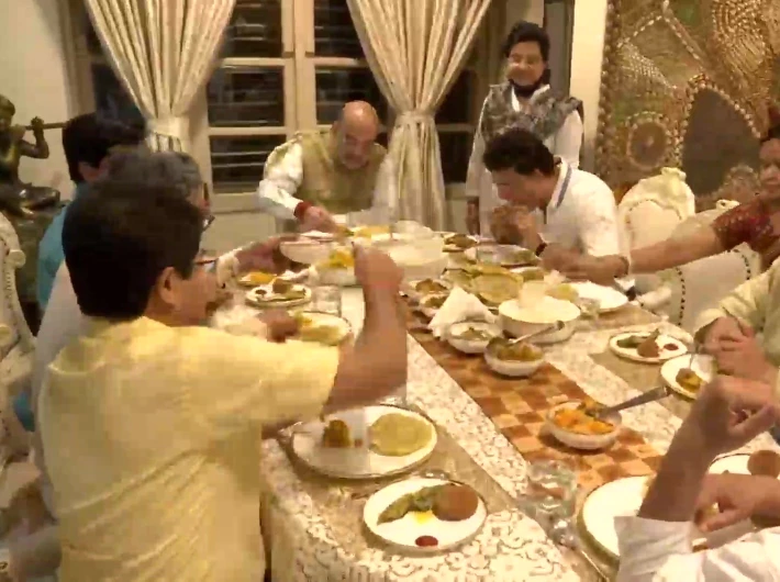 दादा को साथ लाकर दीदी से मुकाबला करेगी बीजेपी, अमित शाह संग डिनर से लगने लगे कयास