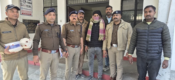 लालकुआं में 5 लाख की चरस के साथ तस्कर गिरफ्तार