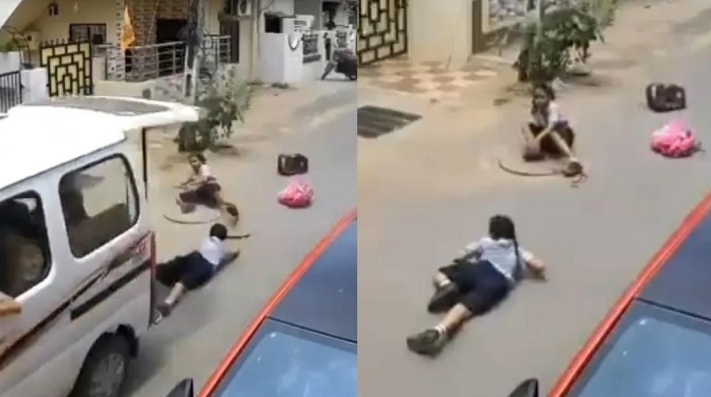 चलती स्कूल वैन से गिरीं बच्चियां,,वीडियो वायरल..