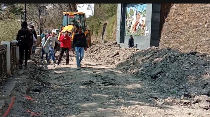 मसूरी: मॉल रोड का सौंदर्यीकरण और डामरीकरण शुरू