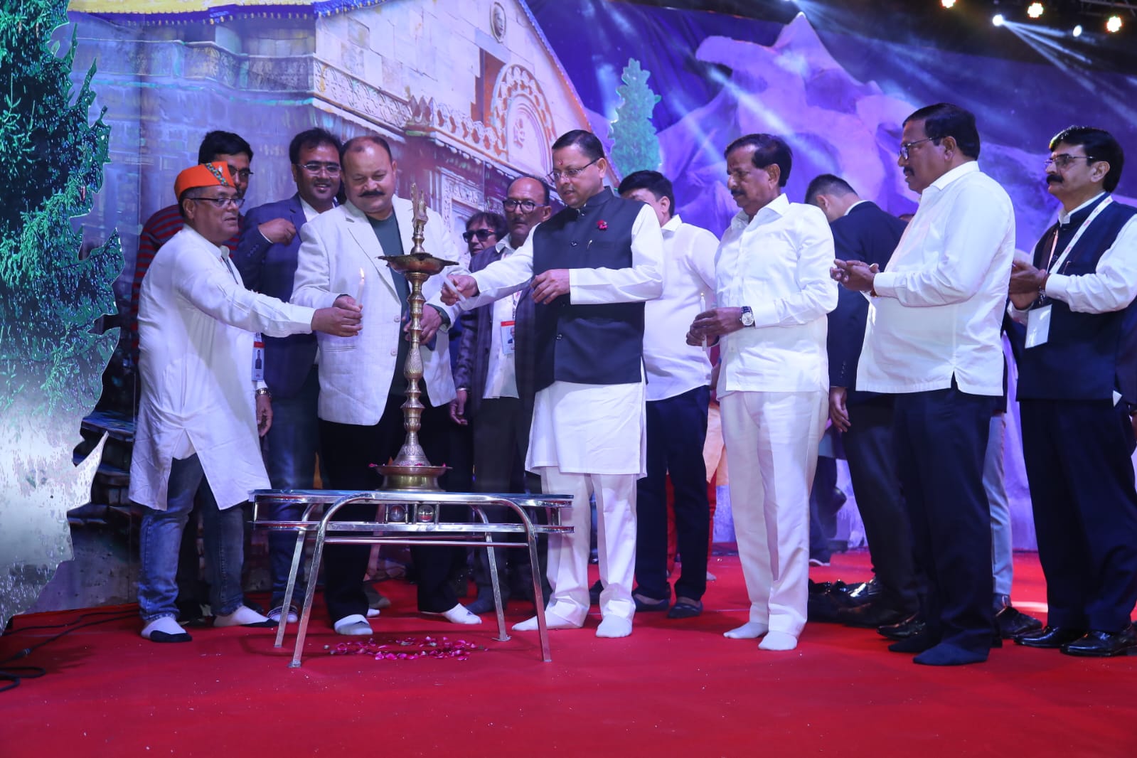 मुख्यमंत्री ने मुम्बई में आयोजित मुम्बई कौथिग सीजन-15 में किया प्रतिभाग