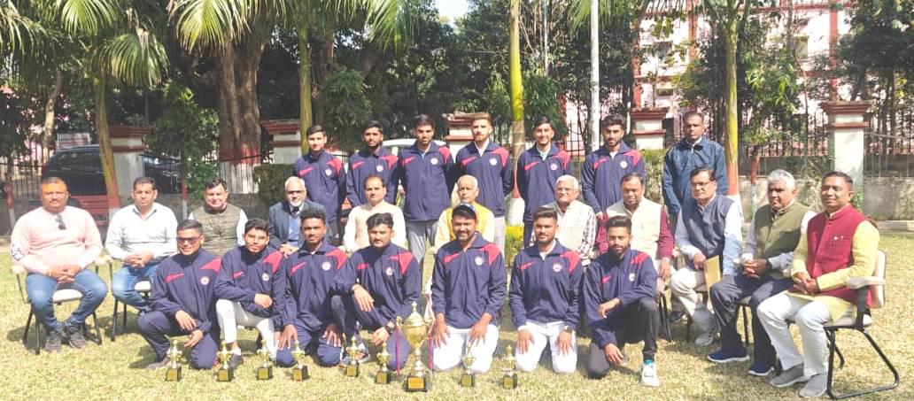 गुरुकुल का बोध वाक्य है चरित्र की ऊंचाई और अनुशासित व्यवहार