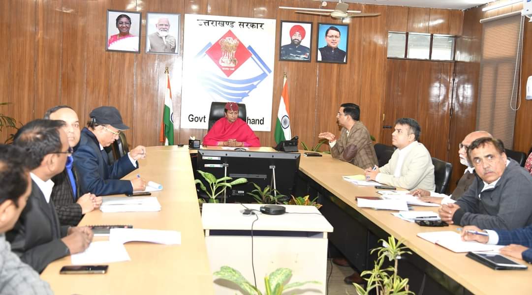 देहरादून : मुख्य सचिव राधा रतूड़ी ने सेतुओं की सुरक्षा के सम्बन्ध में बैठक ली