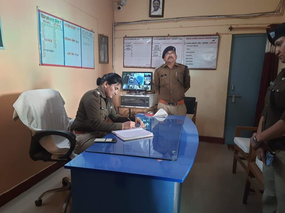 देहरादून : पुलिस अधीक्षक  पिथौरागढ़ द्वारा किया गया कोतवाली धारचुला का आकस्मिक निरीक्षण..