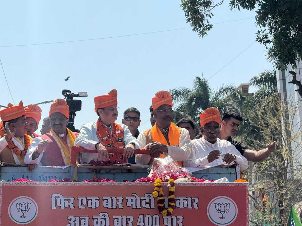 हरिद्वार में बीजेपी के राष्ट्रीय अध्यक्ष जे पी नड्डा का रोड शो, त्रिवेंद्र के लिए मांगे वोट