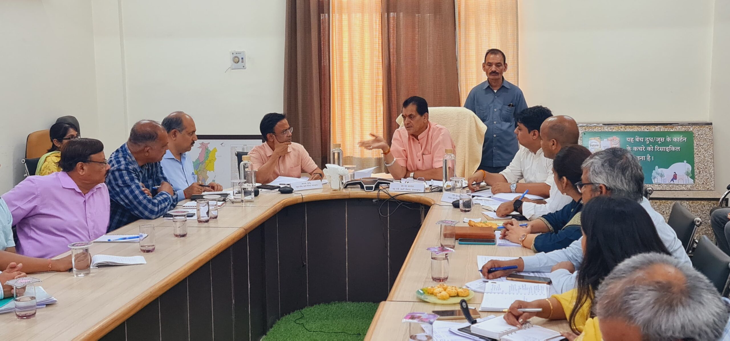 बदरीनाथ, केदारनाथ और गंगोत्री में कार्यरत पर्यावरण मित्रों को दी जाए अतिरिक्त गर्म वर्दी : मंत्री अग्रवाल