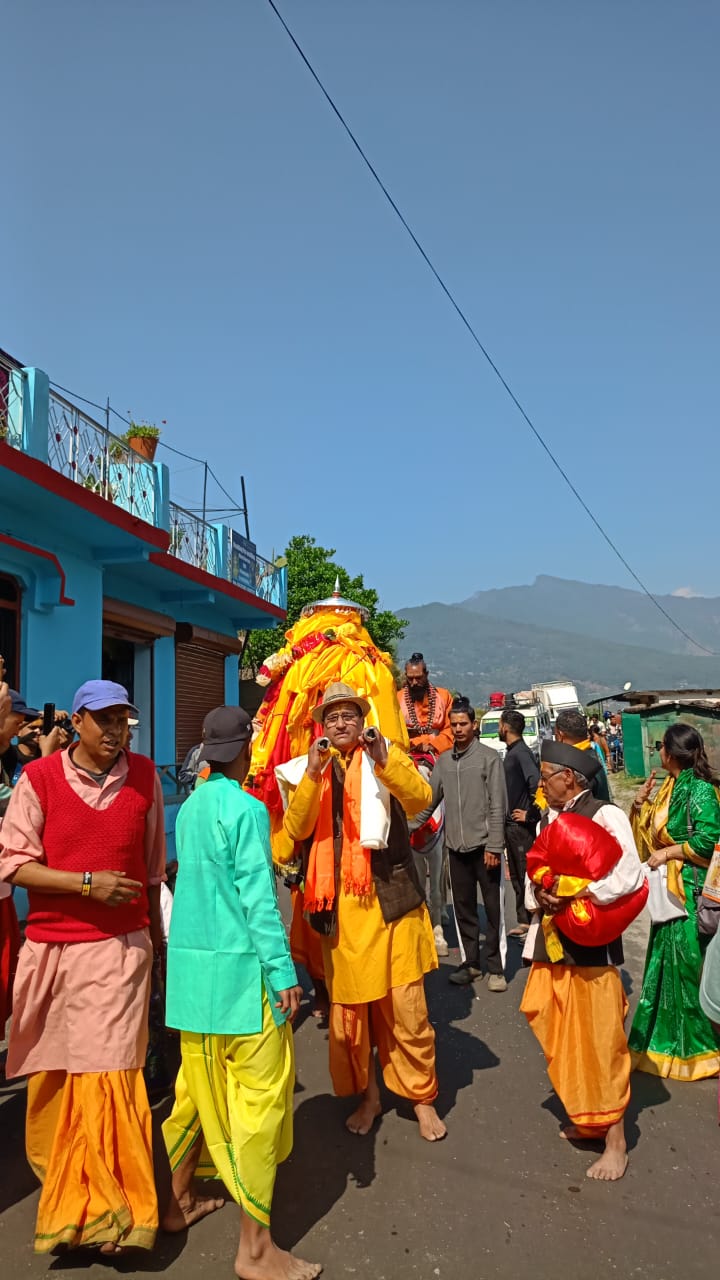 भगवान श्री मदमहेश्वर जी की विग्रह देवडोली श्री ओंकारेश्वर मंदिर उखीमठ से श्री मदमहेश्वर प्रस्थान हुई।