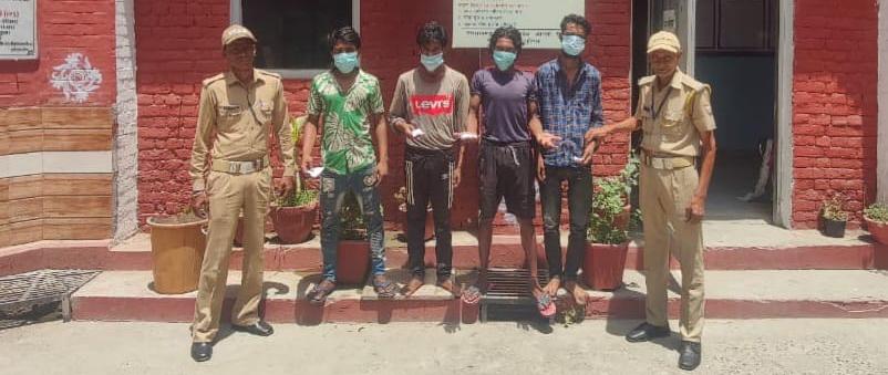 चोरी की योजना बना रहे 4 टप्पेबाज दबोचे, 4 ब्लेड कटर बरामद