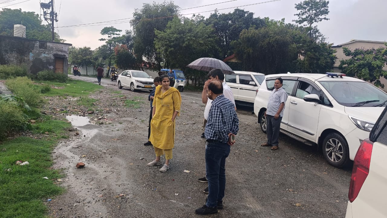 बड़ी खबर: DM सोनिका ने इन स्थानों का किया निरीक्षण, अधिकारियों को दिए दिशा निर्देश