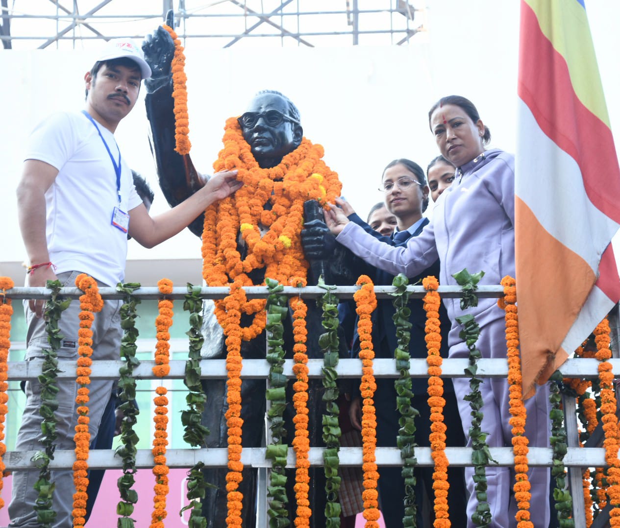 कैबिनेट मंत्री रेखा आर्या ने युवा पीढ़ी को दिलायी संविधान संवत् रहने की शपथ