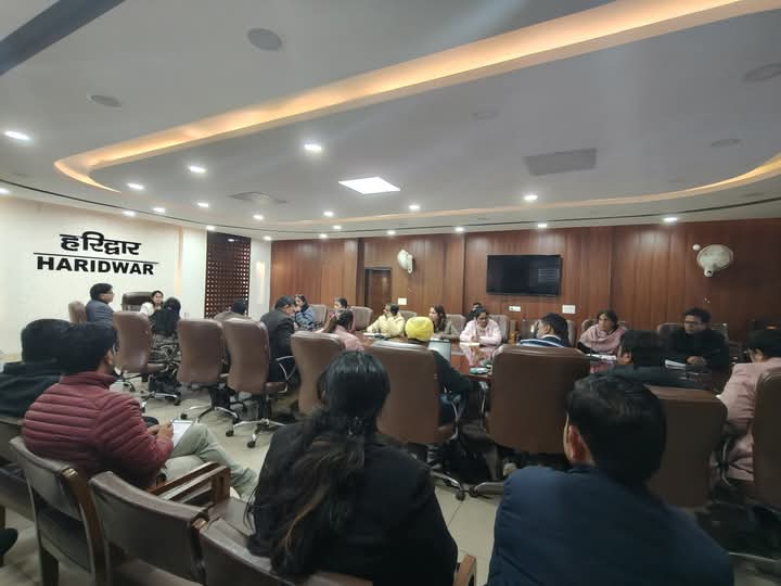 गर्भवती महिलाओं के स्वास्थ्य पर विशेष ध्यान: सीडीओ आकांक्षा कोण्डे की अध्यक्षता में समीक्षा बैठक आयोजित..