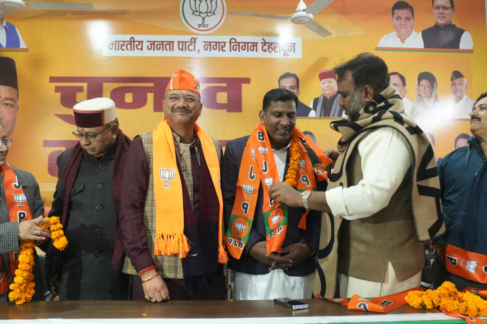 अखिल भारतीय सफाई मजदूर संघ के सैकड़ों कार्यकर्ताओं ने भाजपा की सदस्यता ग्रहण की