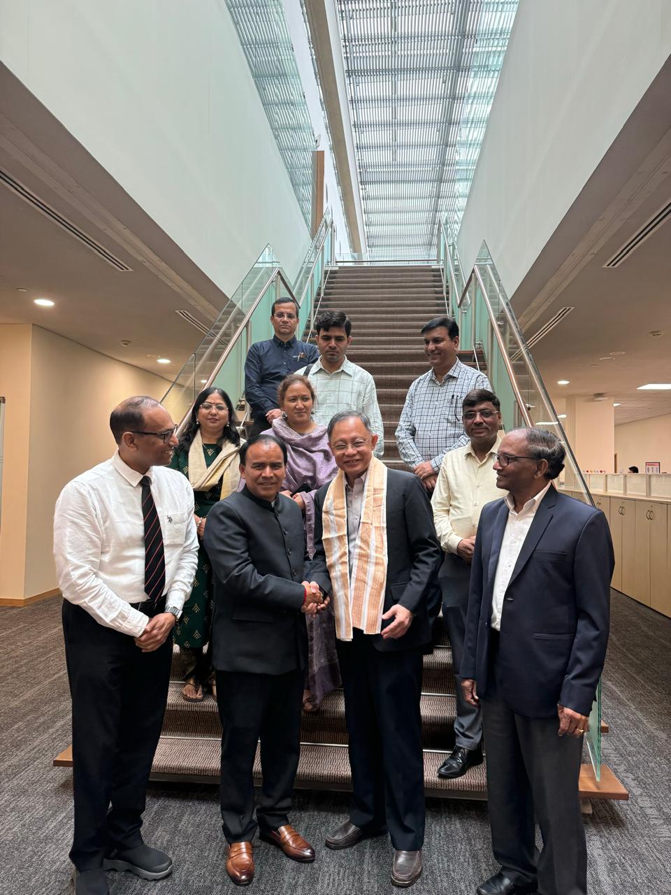 देहरादून : शिक्षा मंत्री डॉ धन सिंह रावत ने किया राष्ट्रीय विश्वविद्यालय सिंगापुर का भ्रमण..