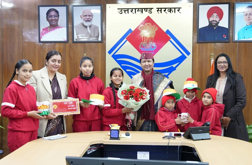 देहरादून : राष्ट्रीय बालिका दिवस पर बालिका निकेतन की बालिकाओं से मुख्य सचिव ने की मुलाकात, दी करियर मार्गदर्शन..