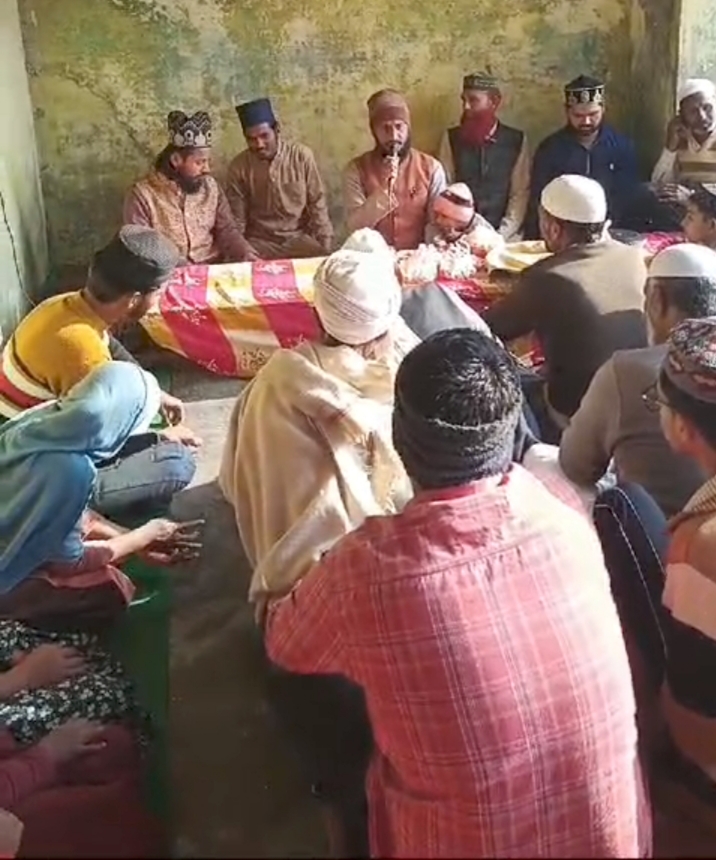 देहरादून : रहमतपुर गांव के दारुल उलूम साबरिया मदरसे में हजरत मौला अली की यौमे विलादत बड़ी शानो शौकत के साथ मनाई गई..