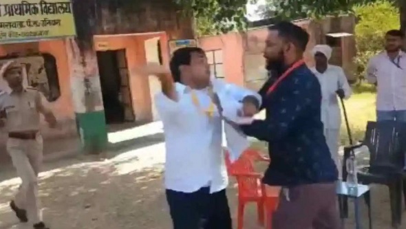 एक थप्पड़ पर मचा बवाल, कौन हैं SDM