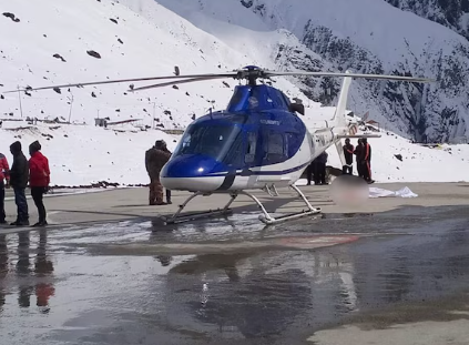 केदारनाथ यात्रा: तीन दिन में हेली सेवा से पहुंचे 3074 श्रद्धालु, नौ हेलिकॉप्टरों ने भरीं 572 उड़ानें