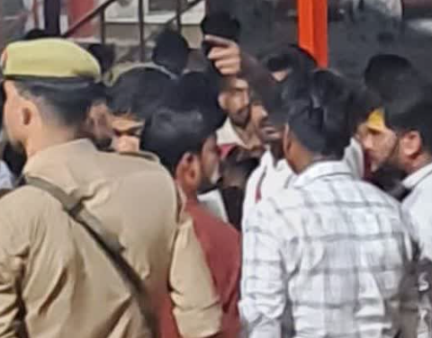 Uttarpradesh:सावन के तीसरे सोमवार पर मंदिरों में हादसे, बाराबंकी में 2 की मौत