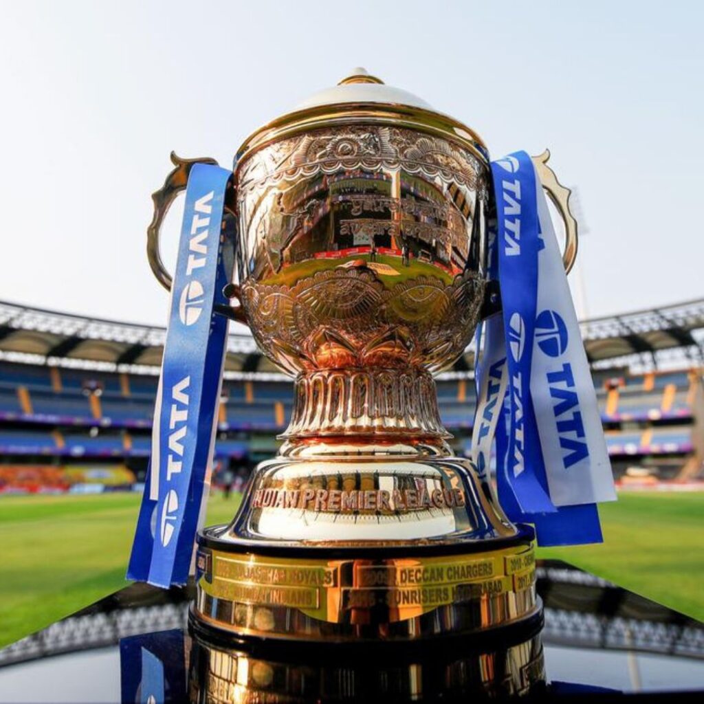 दो ओवर में खाए लगातार 4 छक्के! IPL के इतिहास में पहली बार हुआ ऐसा.