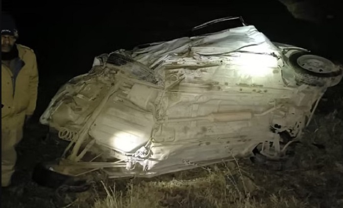 यहाँ देर रात हुआ दर्दनाक हादसा,,,,कार सवार तीन लोगों की मौत....