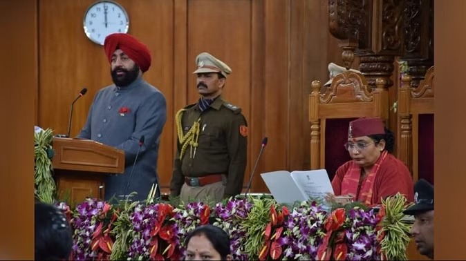 सरकार ने एक अध्यादेश और छह विधेयक सदन पटल पर रखे