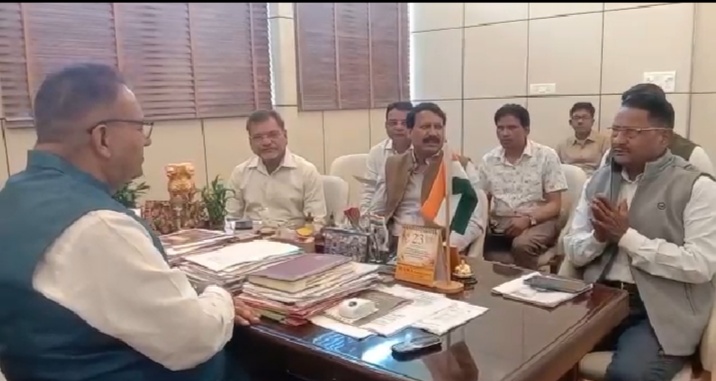 एमडीडीए के अधिकारियों के साथ बैठक कर काबीना मंत्री गणेश जोशी ने निदेश दिए