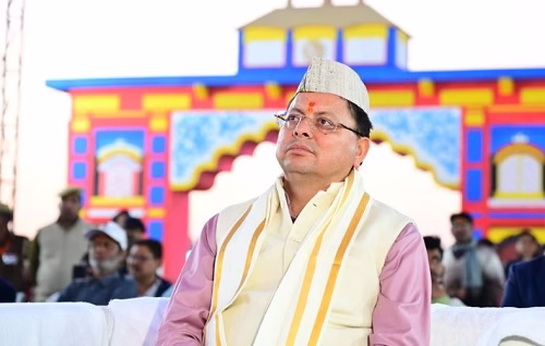 सपरिवार मुख्यमंत्री धामी पहुंचे महाकुंभ