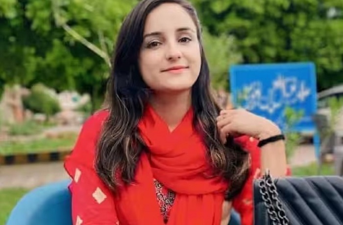 कोलकाता रेप कांड पर पाक ब्लॉगर की कविता को लेकर हंगामा