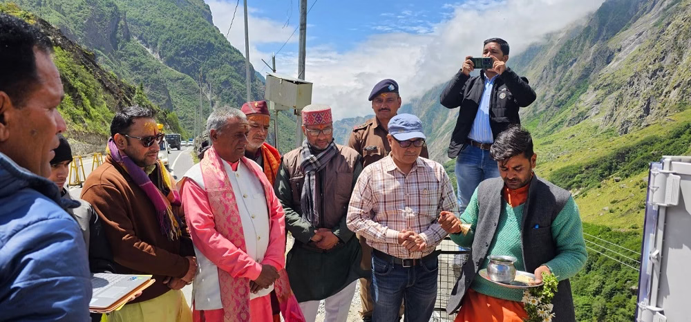 बद्रीनाथ धाम में ‘देश का सबसे ऊंचा’ इको टूरिज्म शुल्क बैरियर शुरू