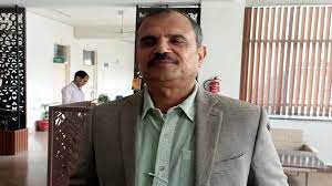 उत्तराखंड हाईकोर्ट के निर्देश के बाद अधिकारी राजीव भरतरी चार्ज लेने वन मुख्यालय पहुंचे