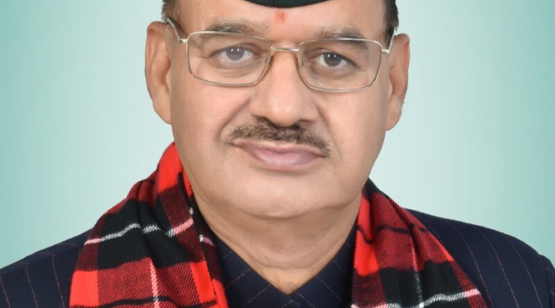 मंत्री गणेश जोशी ने देश की पहली रेशम कीट बीमा योजना का किया शुभारंभ