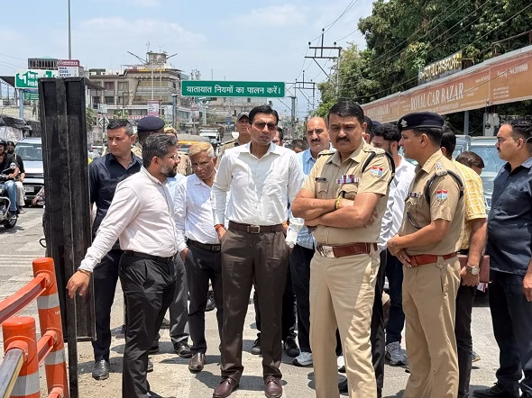 जिलाधिकारी और एसएसपी  ने किया ISBT फ्लाईओवर का निरीक्षण