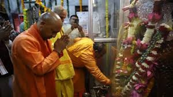 कुंभ में सीएम योगी लगाएंगे योग की पाठशाला