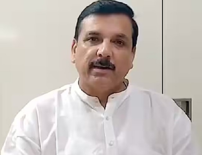 आप सांसद संजय सिंह ने पीएम मोदी पर साधा निशाना..