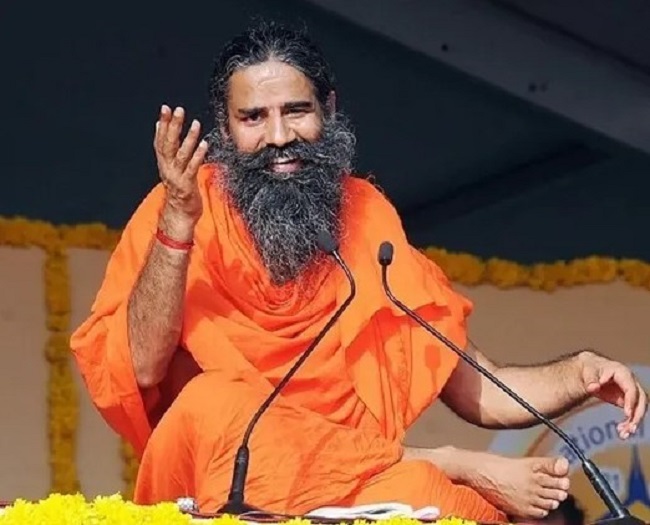 एलोपैथी दवाओं को बताया जानलेवा,,बाबा ने खोला मोर्चा