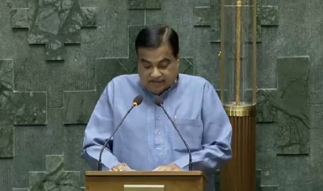 नितिन गडकरी ने सांसद के तौर पर ली शपथ,,देखें वीडियो..