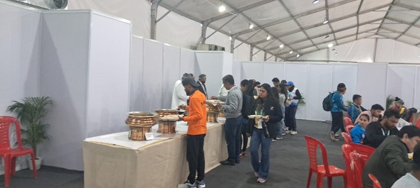 पहाड़ी स्वाद का मज़ा ले रहे नेशनल खिलाडी