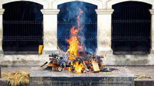 इन तरीकों से होता है साधुओं का अंतिम संस्कार