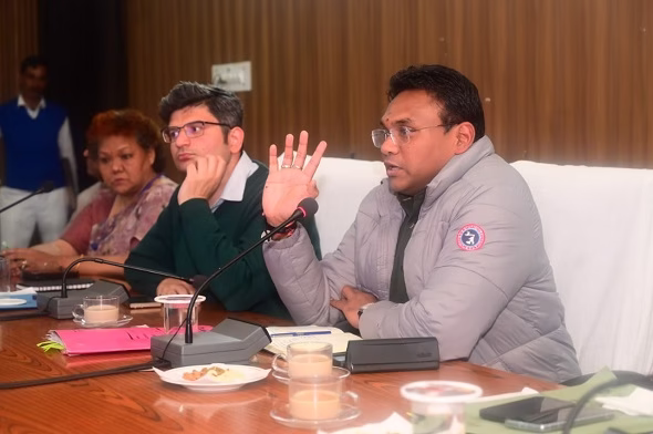 सीएम के आदेश पर एक्शन मे डॉ. आर. राजेश कुमार