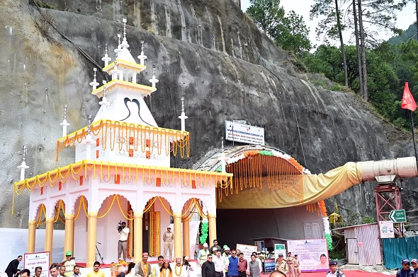 सिल्क्यारा सुरंग के द्वार पर विराजे बाबा बौखनाग