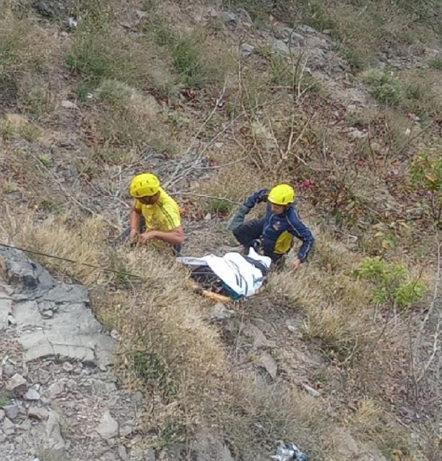दुखद हादसा,,,,यहां वाहन दुर्घटनाग्रस्त,,,,एक की मौत....