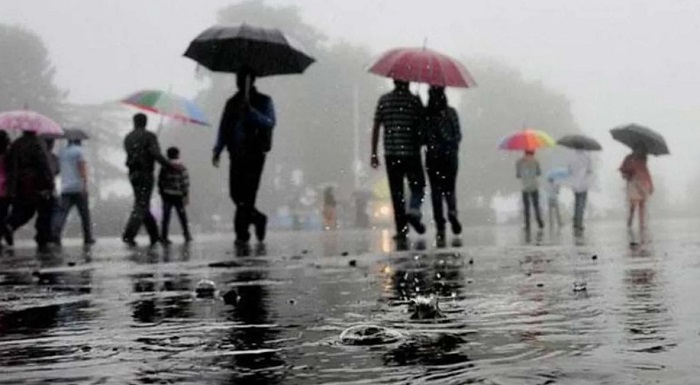 बारिश से मची अफरा-तफरी,, कई जिलों में आज रेड अलर्ट जारी